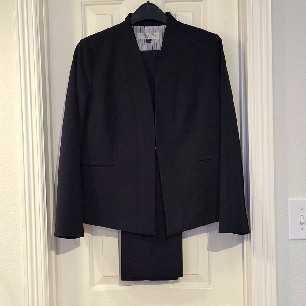 Tahari Pant Suit